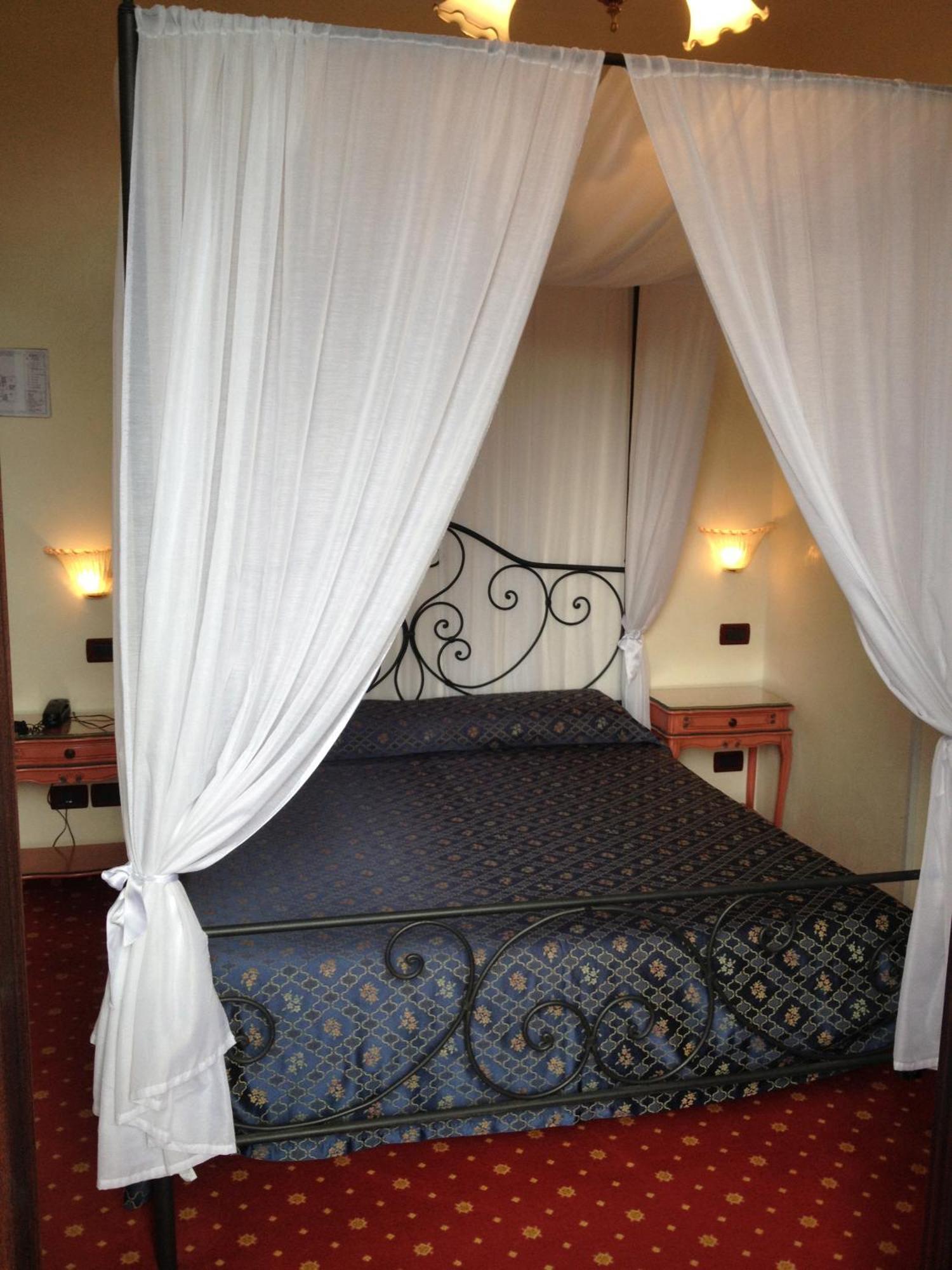 Hotel Atlanta Augustus